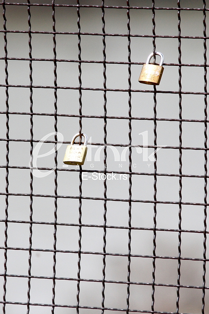 Warm weather
Warm weather