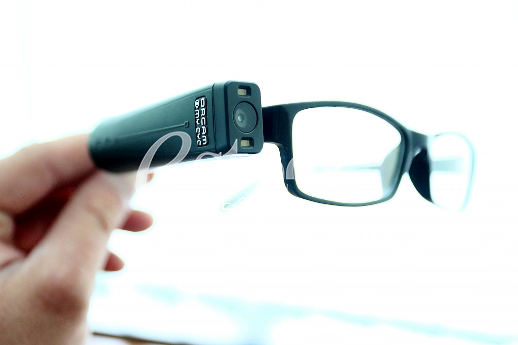 Aparat OrCam My Eye za pretvaranje teksta u glas