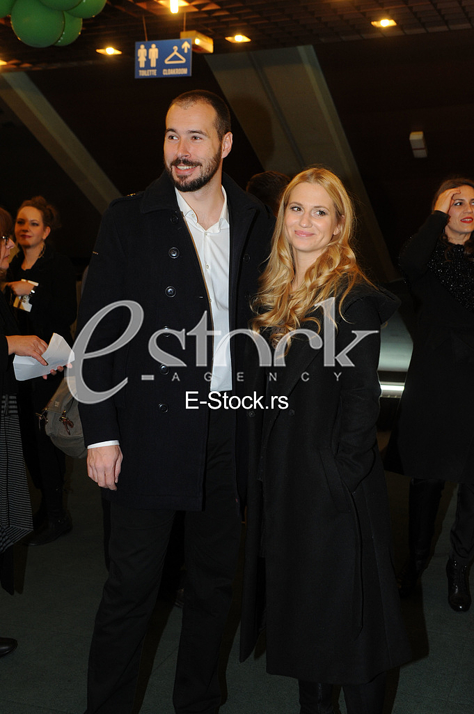 Premijera Igla ispod praga