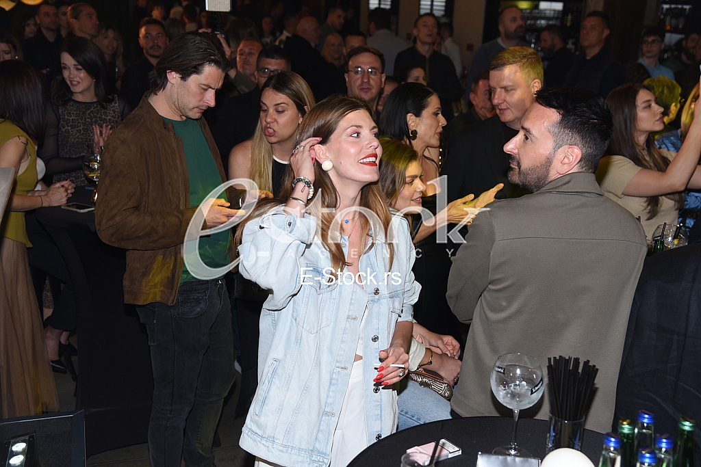 Tamara Dragicevic. Petar Bencina schweppes zurka, Sveps zurka