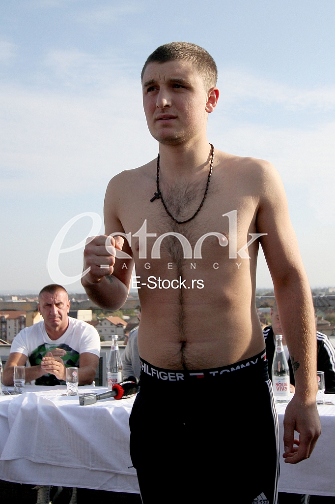 Announcement of the boxing match 