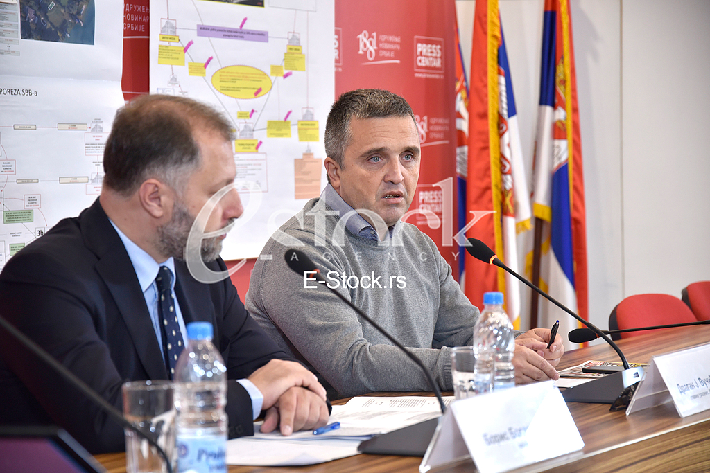 Press conference of Dragan Vucicevic s editorial staff on Dragan Djilas s pressures and attempts to quit newspapers