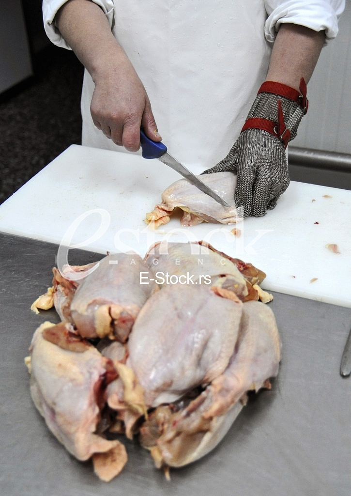 Continuous conveyor of meat of chickens Continuous conveyor of meat of chickens