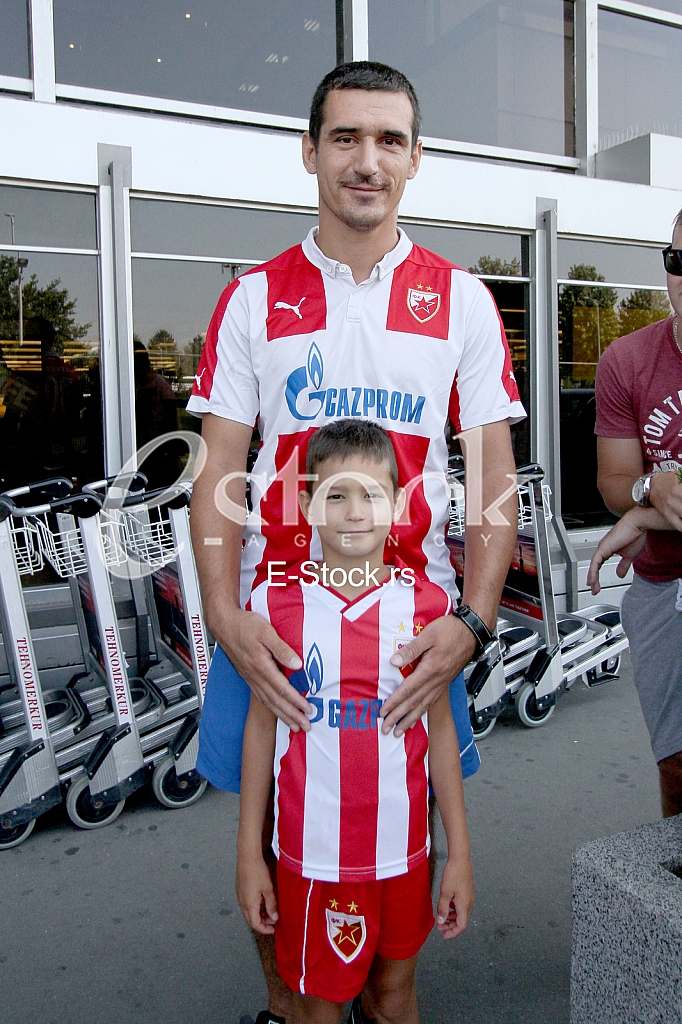 The arrival of the Red Star players 