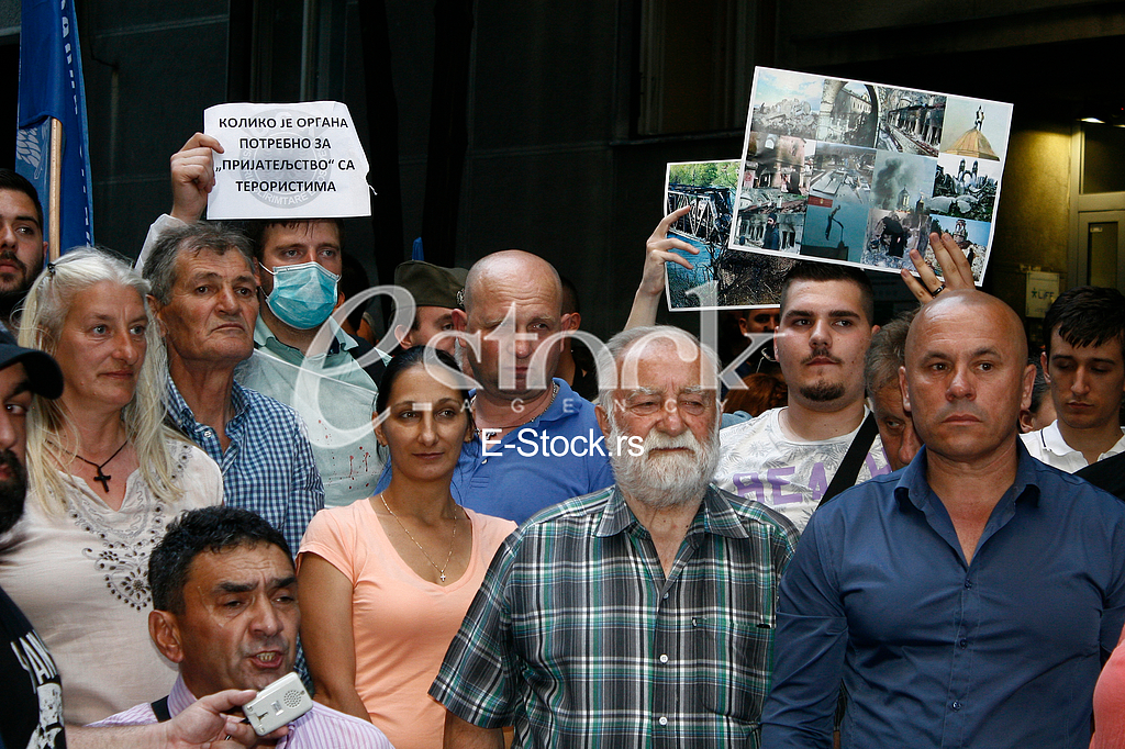 centar za kulturnu dekontaminaciju, mirdita, srpska radikalna stranka protest, vojislav seselj centar za kulturnu dekontaminaciju, mirdita, srpska radikalna stranka protest, vojislav seselj