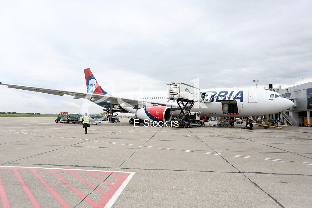 Aerodrom Nikola Tesla