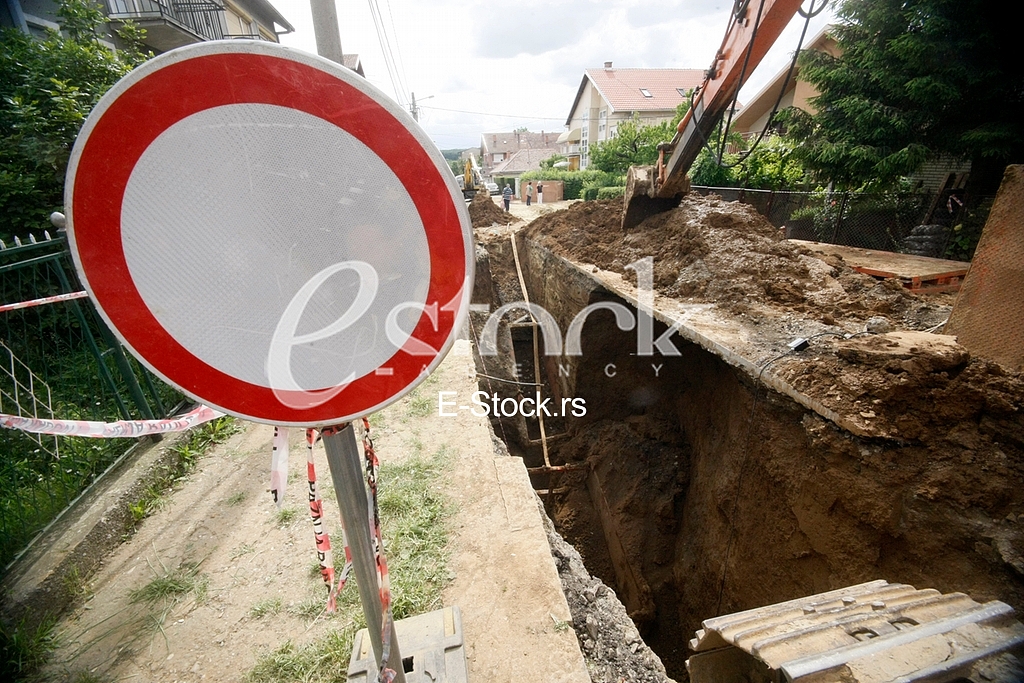 The injured workers at the site. Povredjeni radnici na gradilistu