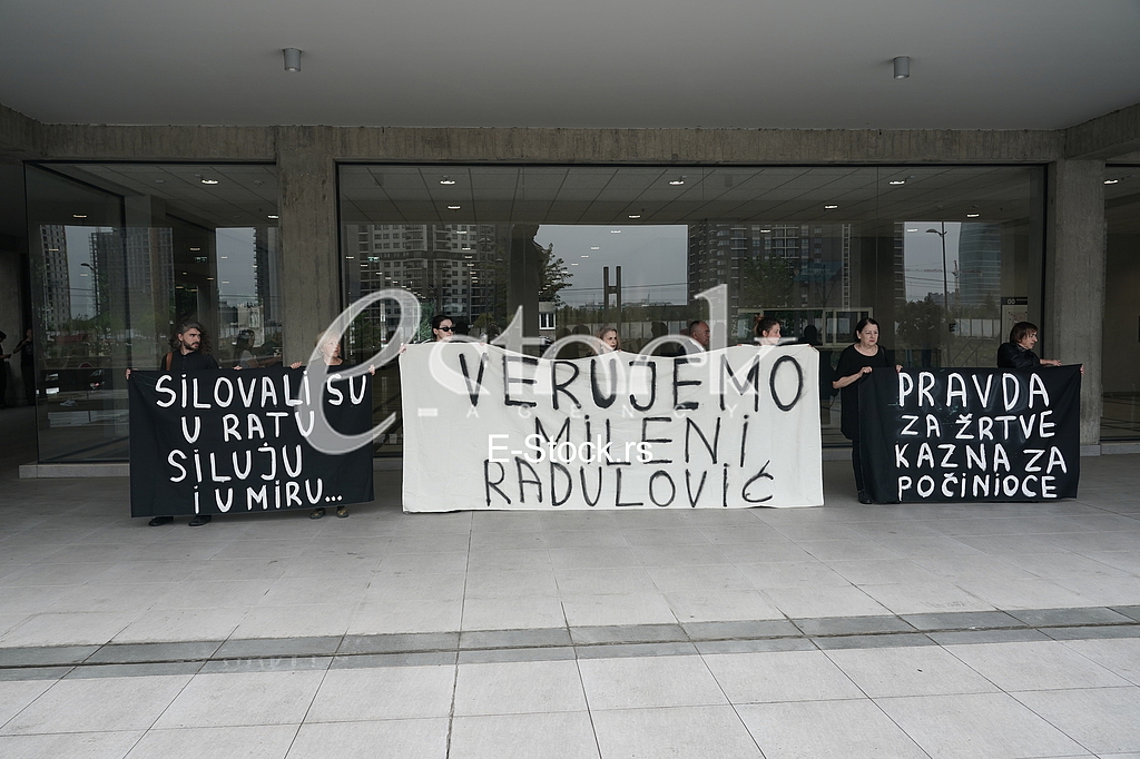 Protest podrske zenama