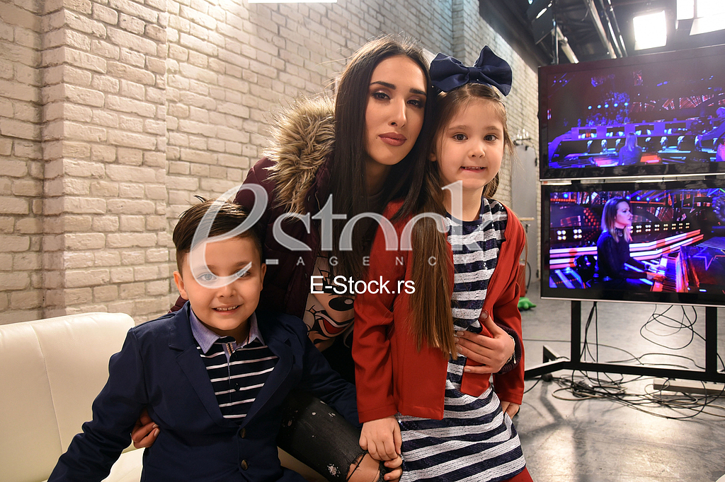 Pinkove zvezdice_photo_e_stock_Katarina Cvijovic
