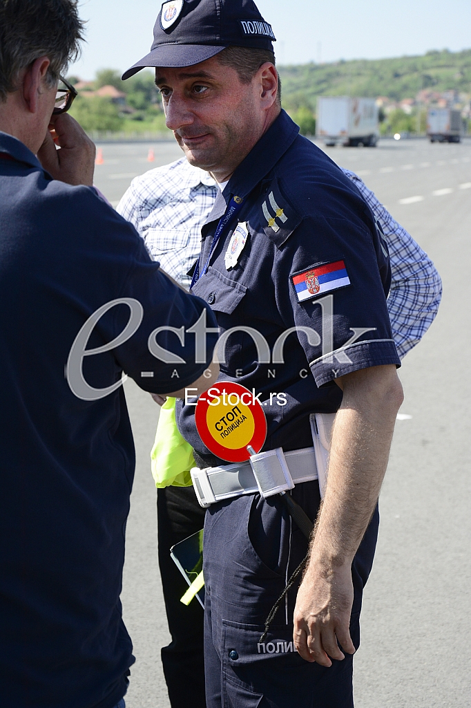 Toll plaza, new system for charging penalties for speeding limitation Toll plaza, new system for charging penalties for speeding limitation