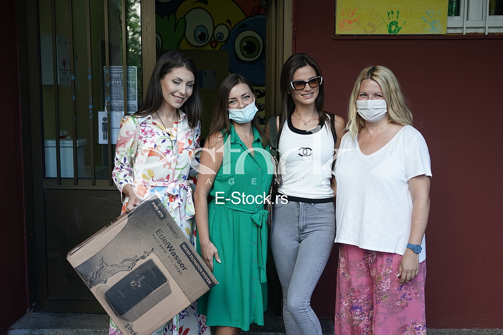 Milica Pavlovic i  Zepter International donirali