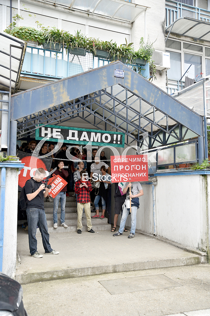 Protest against the expulsion of refugees from their homes