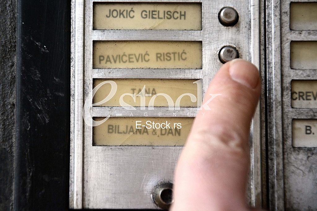 Burglary in the apartment of Dobrivoje Tanasijevic-Dan Tana.
