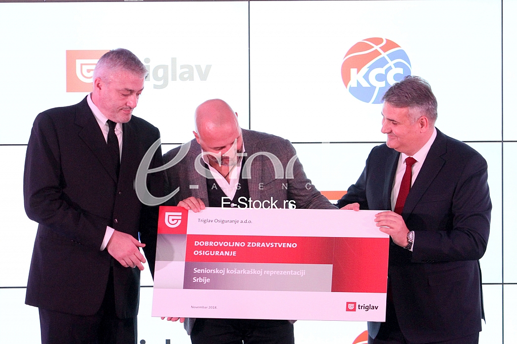 Dragan Markovic generalni direktor Triglav Osiguranja Beograd i Predrag Danilovic predsednik kosarkaskog saveza Srbije