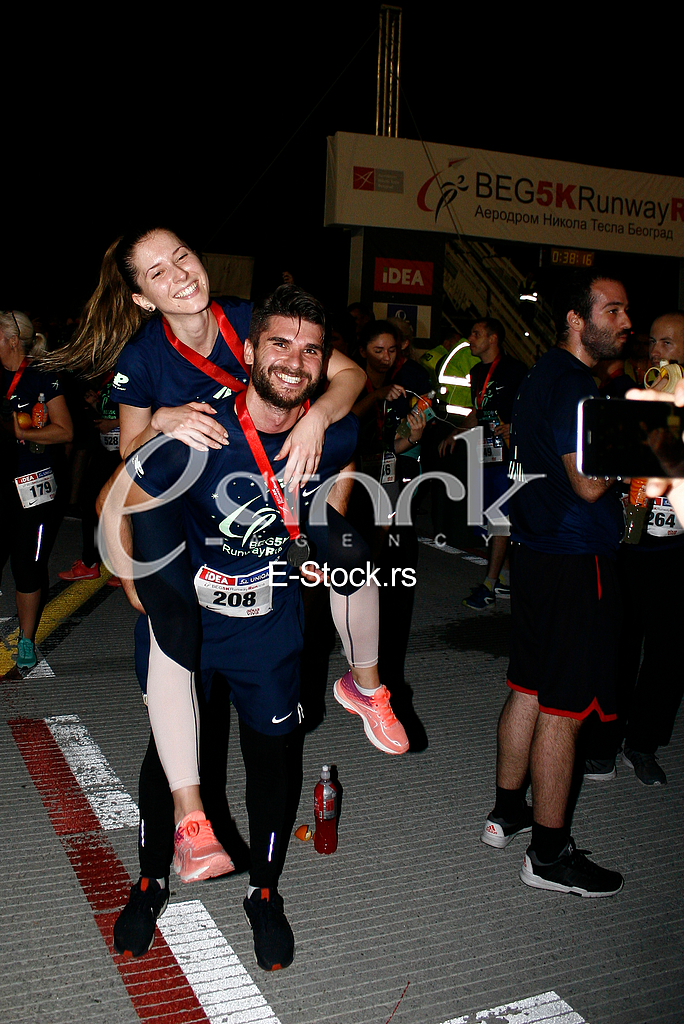 nocna trka na aerodromu