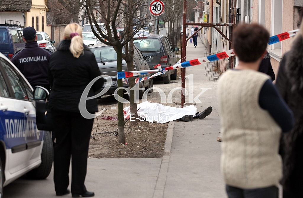 The worker fell from scaffolding BELGRADE - A worker Vladan P. (38) was killed today around 14 hours on-site at Zivko Petrovic in Zemun.