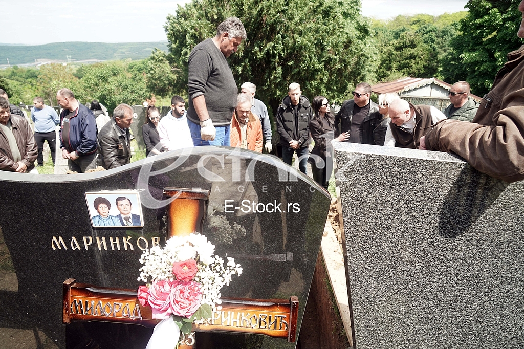 Sahrana Milorada Marinkovica dede Maje Marinkovic i oca Radomira Marinkovica Takija