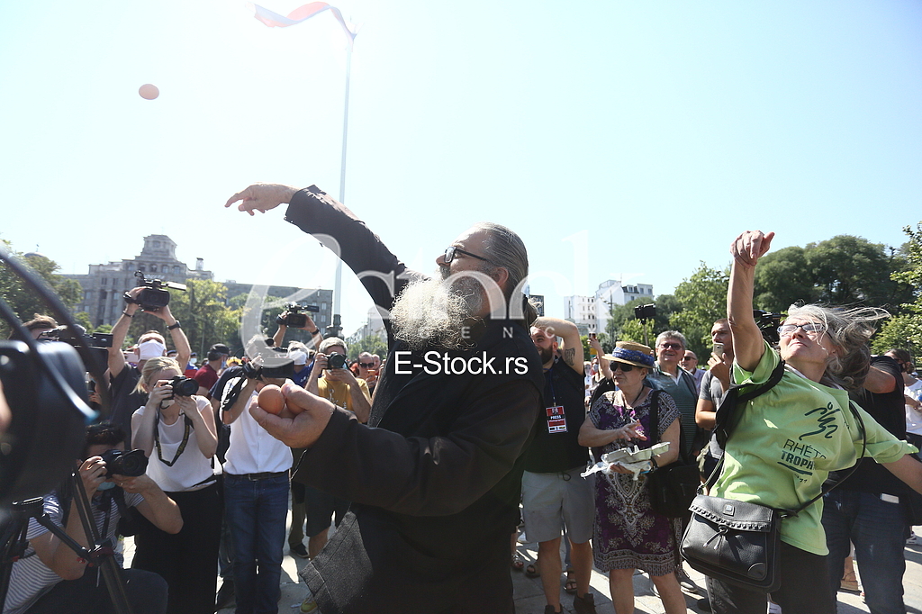 Antonije Davidovic  Skupstina Srbije protest