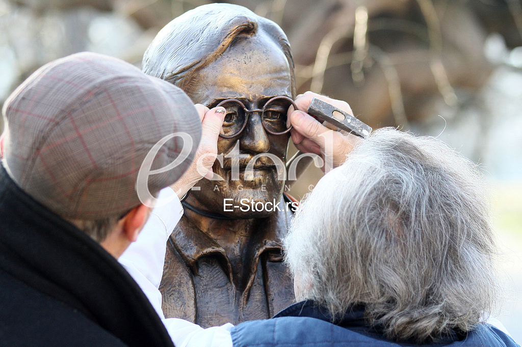  The monument to actor Dragan Nikolic