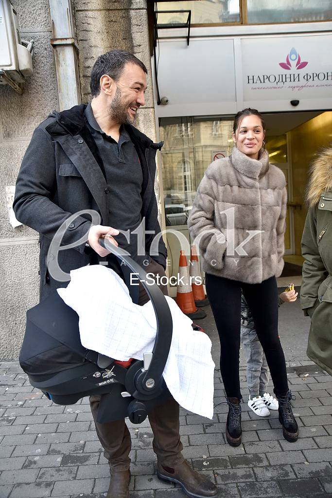 Government Mandic brings a baby from a maternity ward