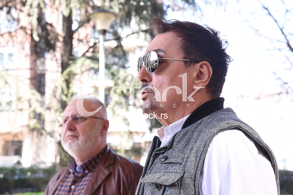  Dragan Kojic Keba came to the hearing at the Third Basic Prosecutor's Office where he was interrogated for having overturned a girl on a pedestrian crossing.
