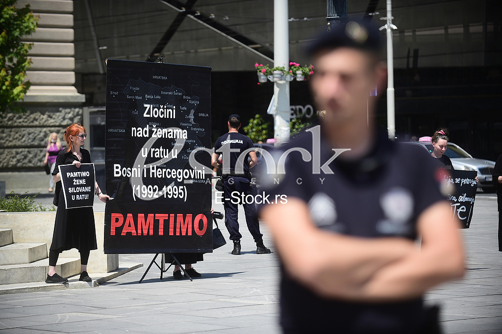 Zene u crnom