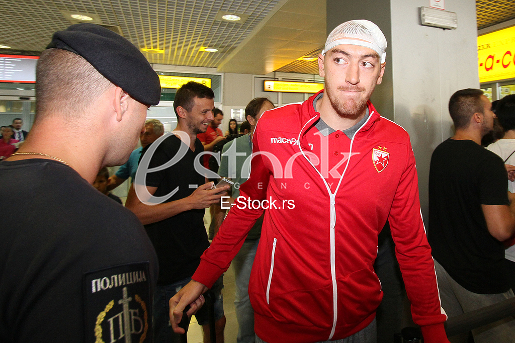 The arrival of the Red Star players 