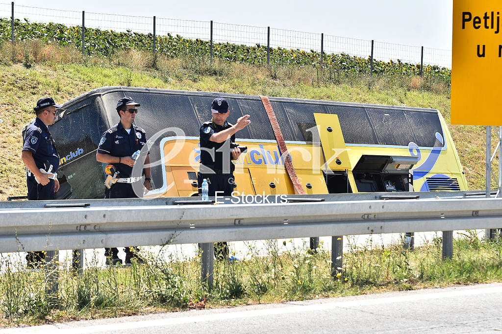 Bus with Polish childern overturns in Serbia- Autobus iz Poljske sleteo sa puta