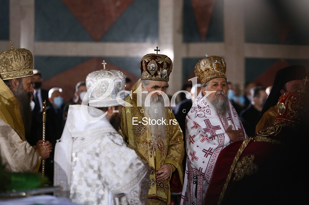 Vladika backi Irinej Bulovic i vladika Pahomije