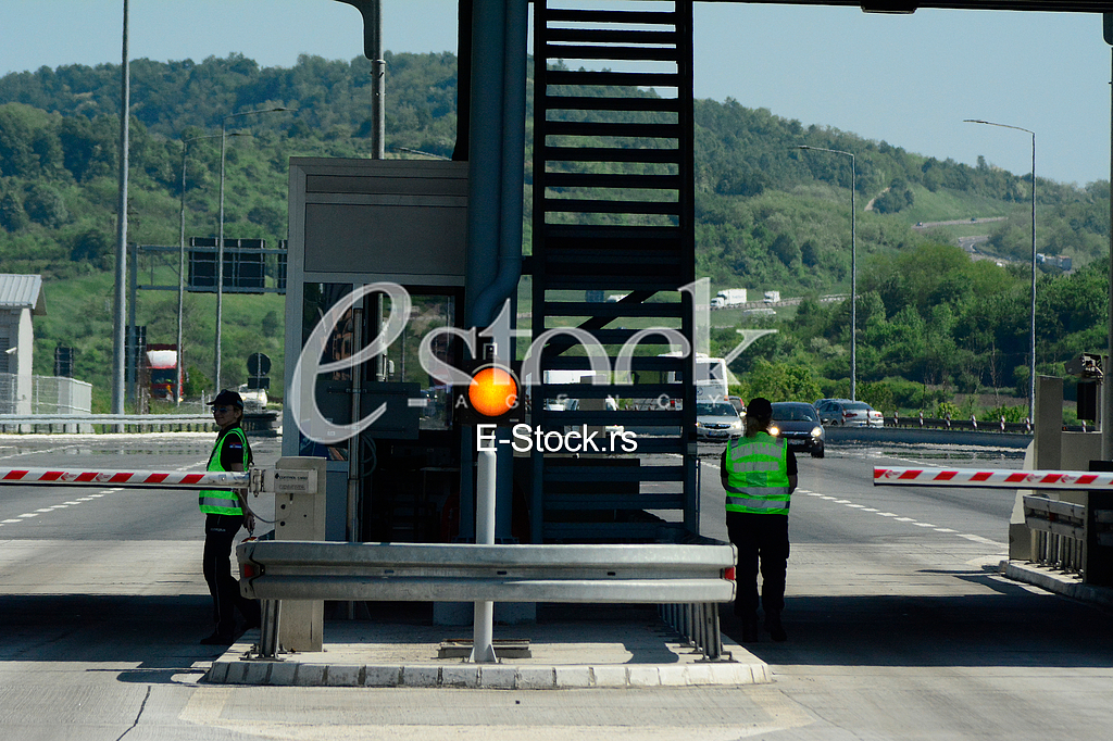 Toll plaza, new system for charging penalties for speeding limitation