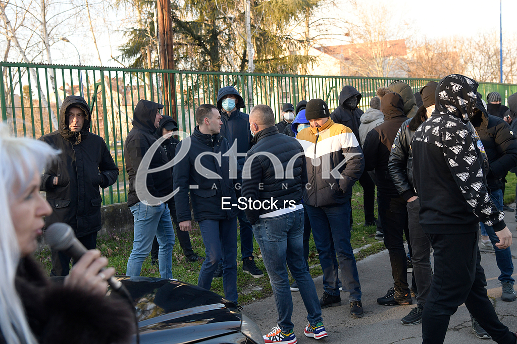 Protest vlasnika splavova ispred Sapiceve vile