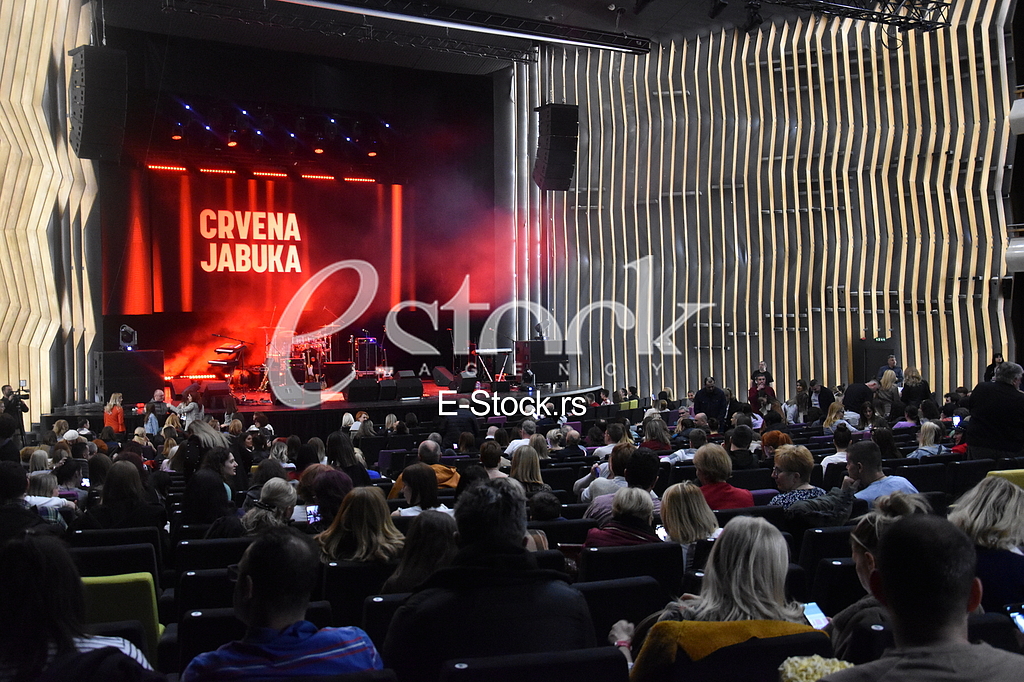 Koncert grupe Crvena jabuka