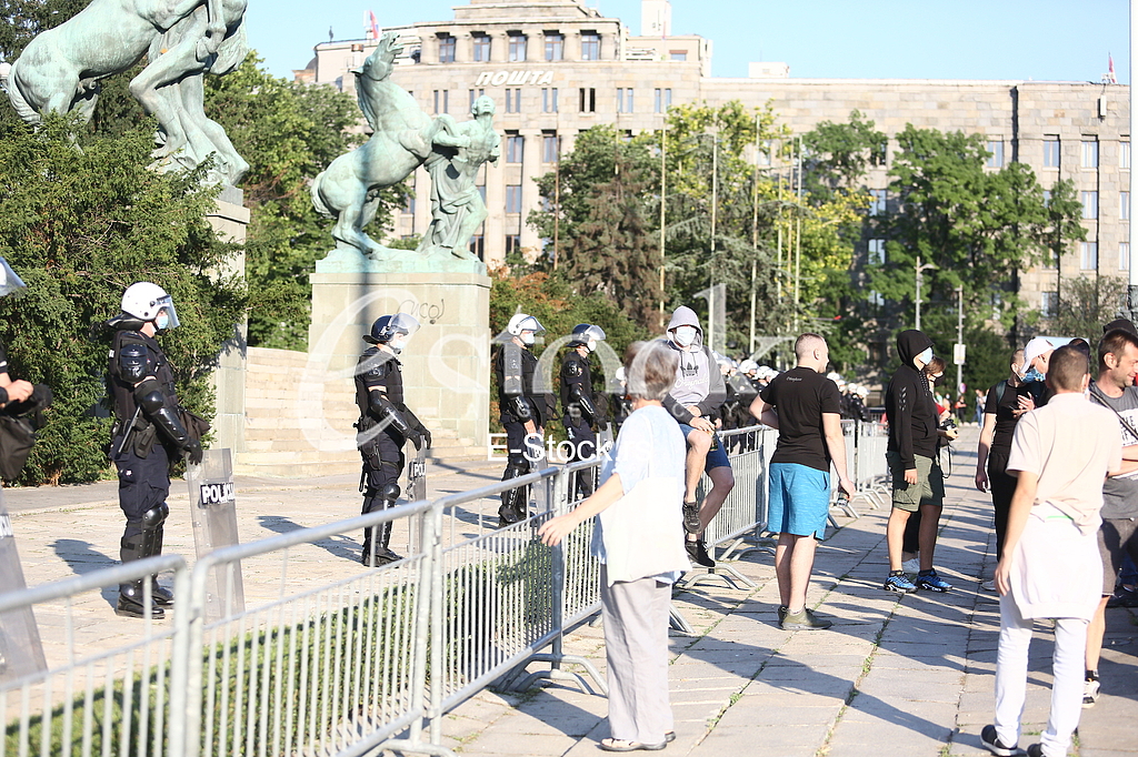 Protest ispred Skupstine Srbije