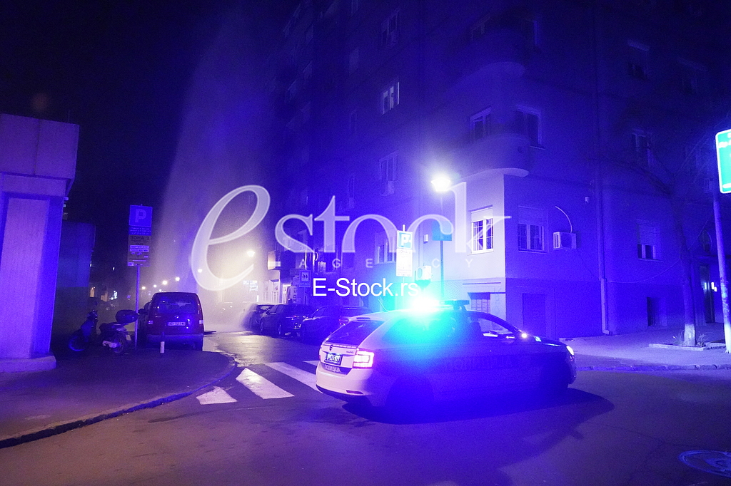 Pukla cev poplava