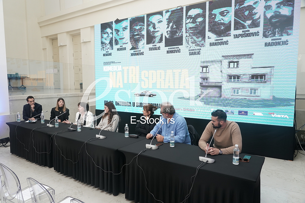 Komedija na tri sprata