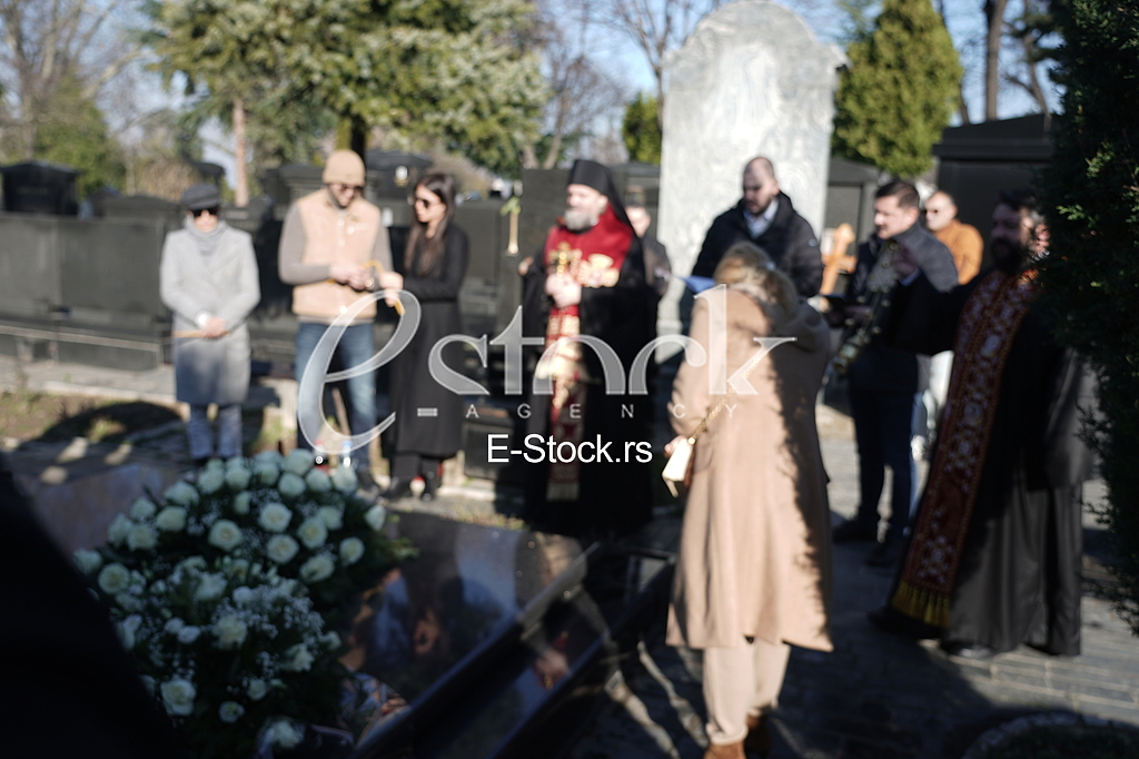 Svetlana Ceca Raznatovic, Veljko Raznatovic, Anastasija Raznatovic i vladika Stefan Saric