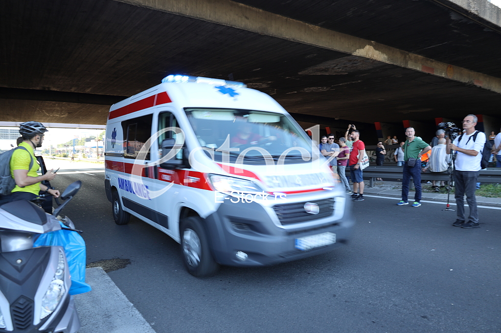 Blokada autoputa E-75 protest Srbija protiv nasilja