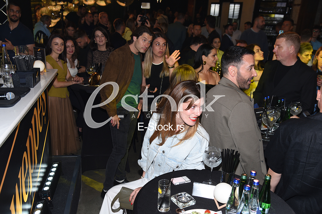 Tamara Dragicevic. Petar Bencina schweppes zurka, Sveps zurka