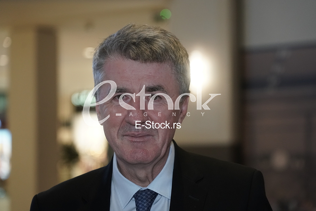 Valter  brani Sarajevo