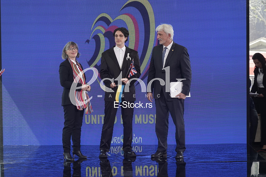 Sian MacLeod San Maklaud, Luka Ivanovic Luke Black i Volodymyr Tolkach Volodimir Tolkac