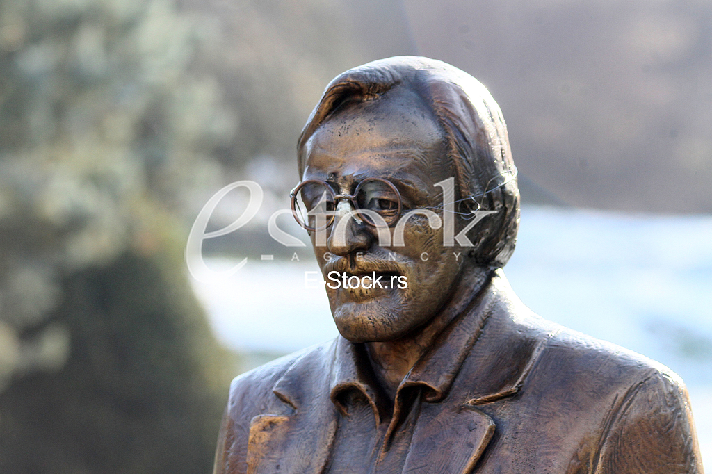  The monument to actor Dragan Nikolic