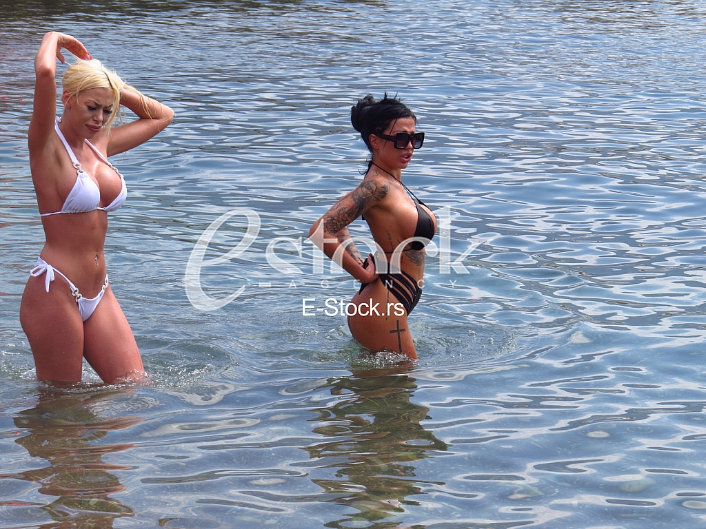 Tijana Ajfon i Mimi Oro Tijana Ajfon i Mimi Oro