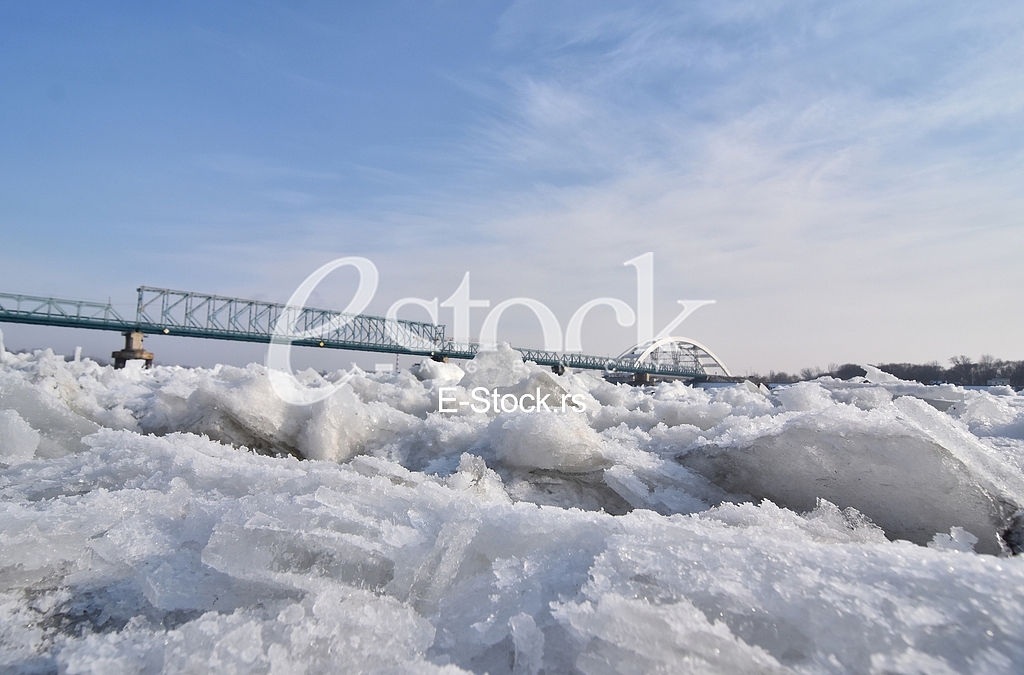 Zaledjen Dunav/ Frozen Danube