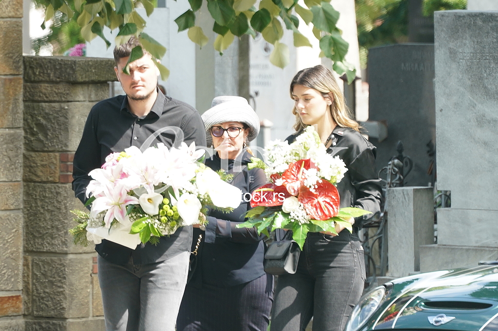 Branko Polic, Ana Bekuta, Sonja Polic Pomen Milutinu Mrkonjicu