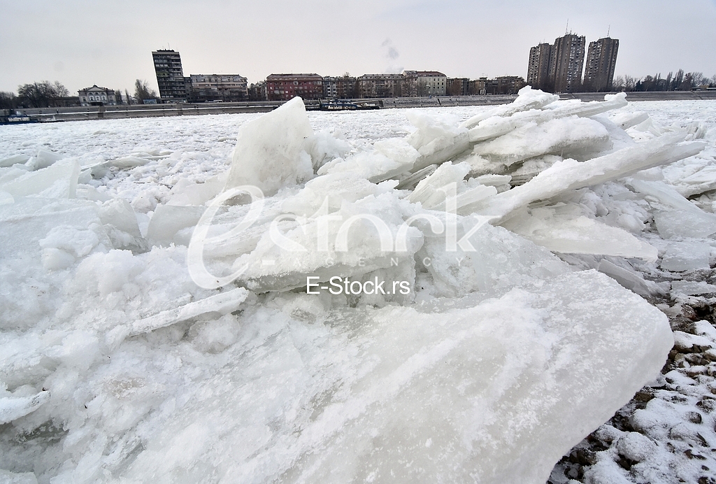 Zaledjen Dunav/ Frozen Danube