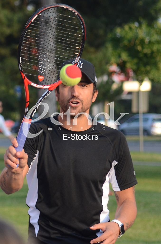 Public tennis hour 
