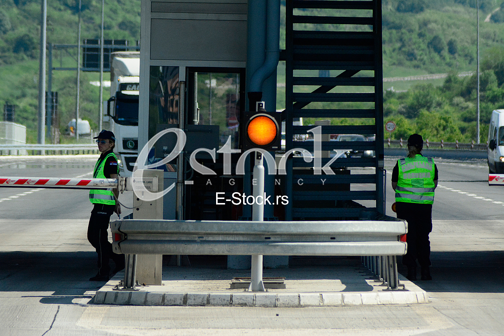 Toll plaza, new system for charging penalties for speeding limitation