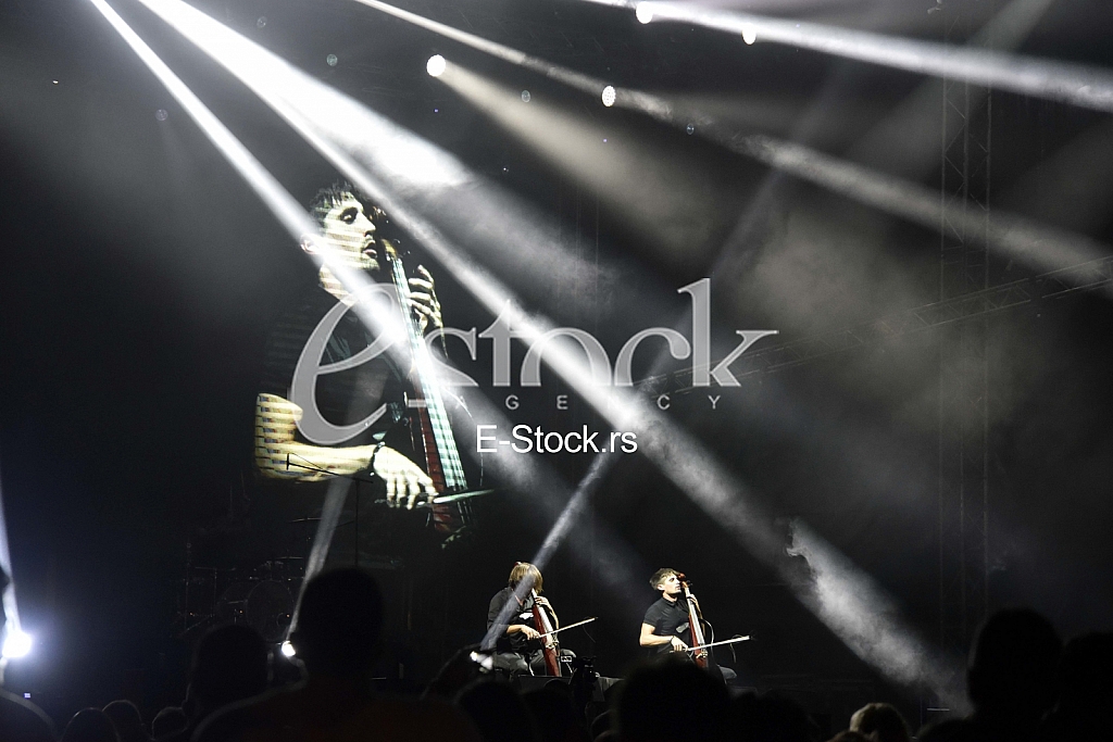 Koncert grupe 2 cellos_Photo e-stock Katarina Mihajlovic Koncert grupe 2 cellos_Photo e-stock Katarina Mihajlovic