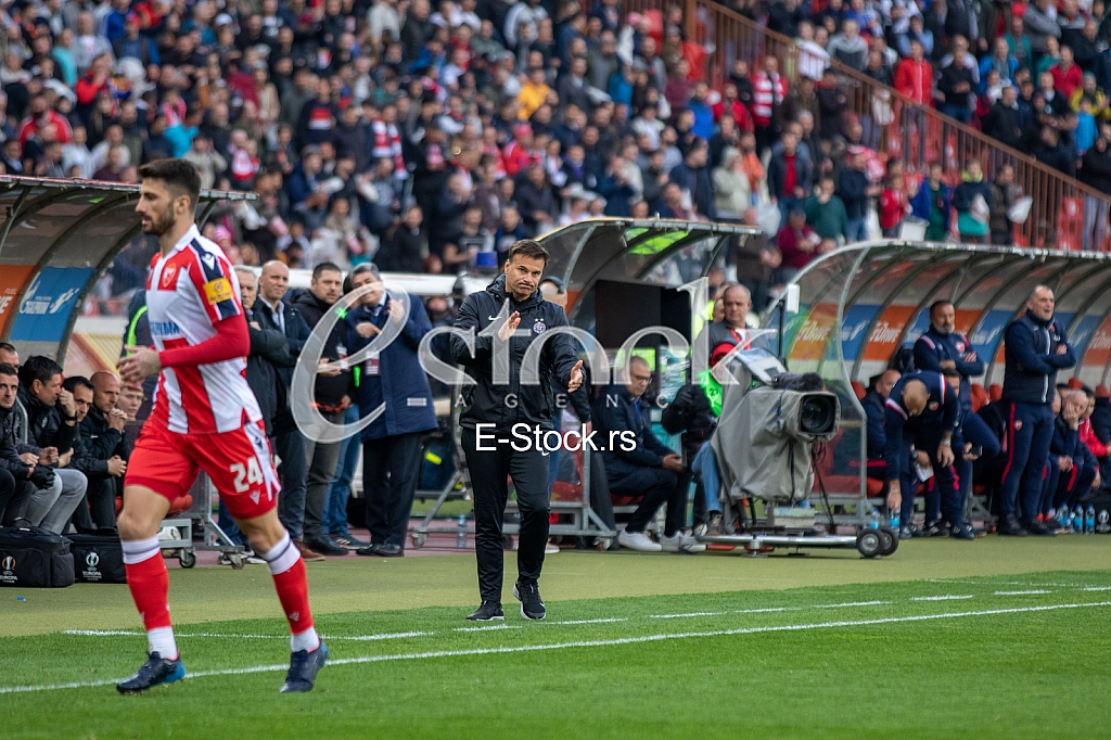 Fudbal: Večiti derbi FK Crvena zvezda - FK Partizan Fudbal: Večiti derbi FK Crvena zvezda - FK Partizan