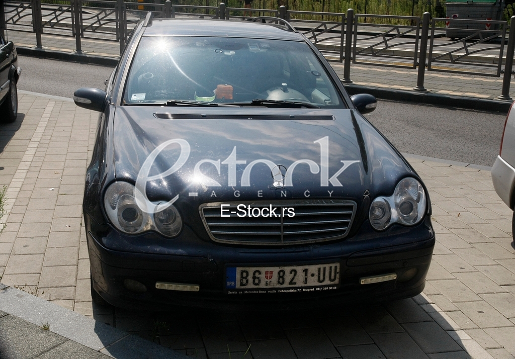 Milos Vijanic profesor car